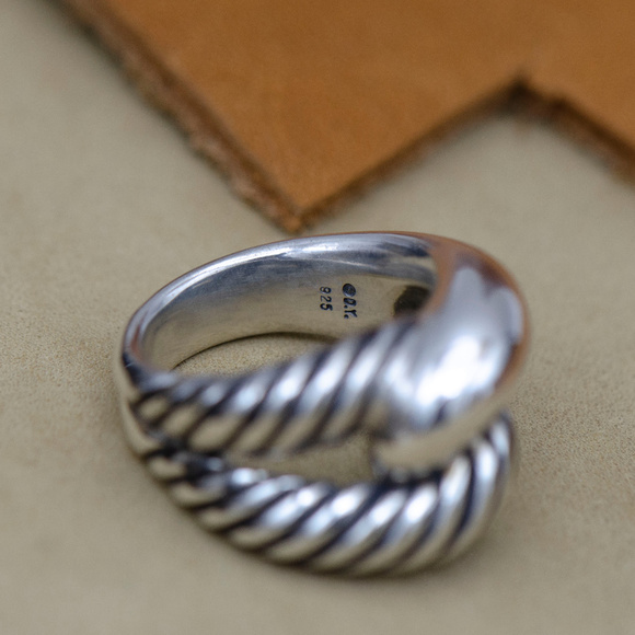 SOLD David Yurman Infinity Knot Ring - Picture 3 of 3